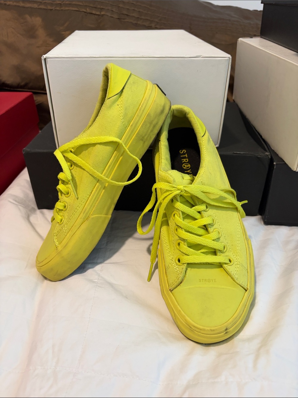 Straye Neon Yellow Canvas Low-Top Sneakers - Vibrant Lace-Up Style SZ 6